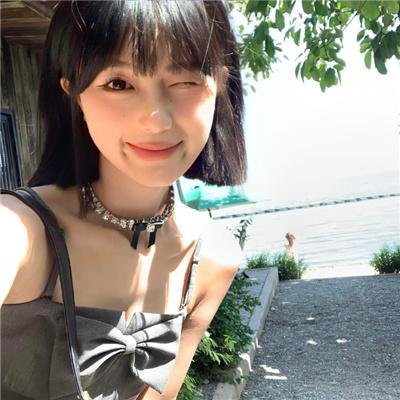 她的伪装 高清封面